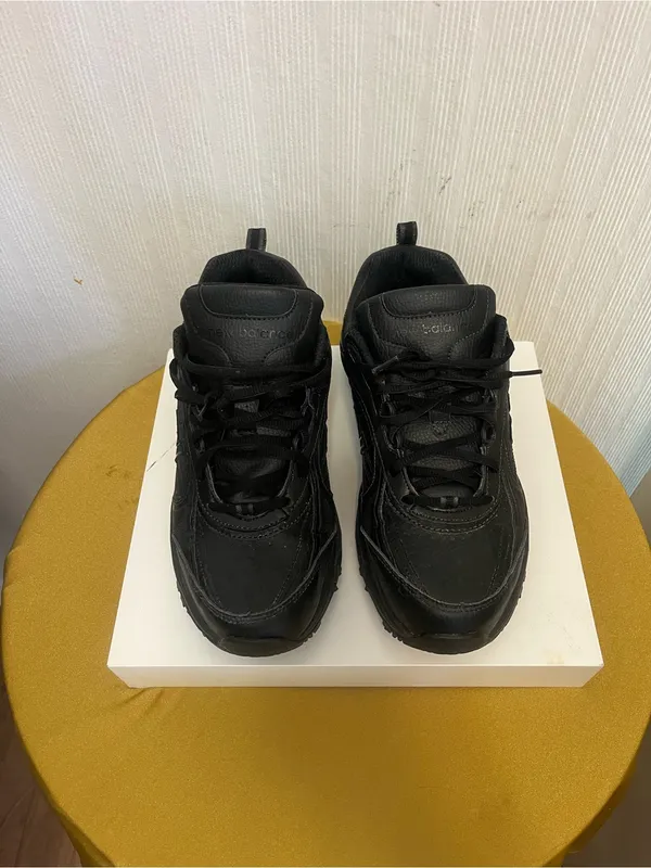 New Balance for crews slip oil &resistant Women's Black Leather & Mesh Sneakers - Image 2