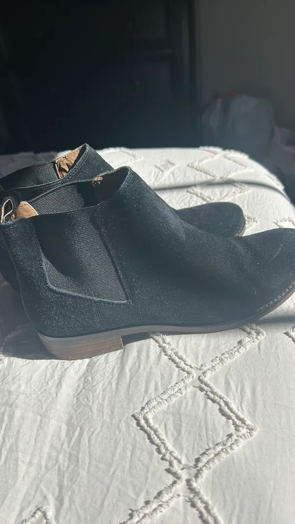 Lucky Brand Chelsea Boots - Image 2