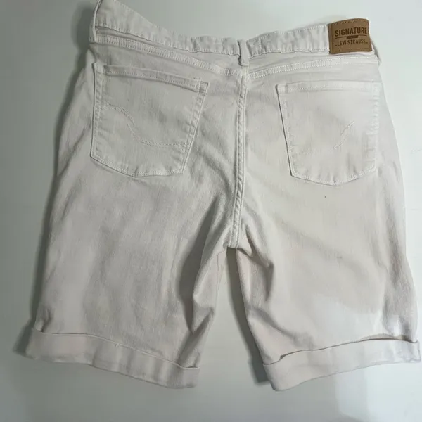 Levi Strauss Signature Gold White Bermuda Shorts Size 14 Stretch - Image 2