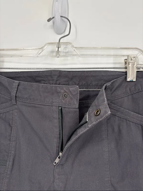Mountain HardWear Ankle Outdoor Hiking Pants Women’s Size 6 in Charcoal Gray - Image 3