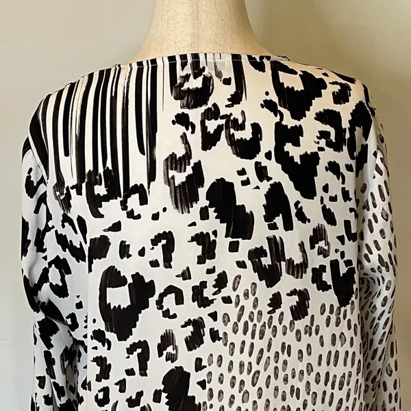 Cabi Black And White Animal Print Faux Wrap Long Sleeve Blouse‎ Size S - Image 8