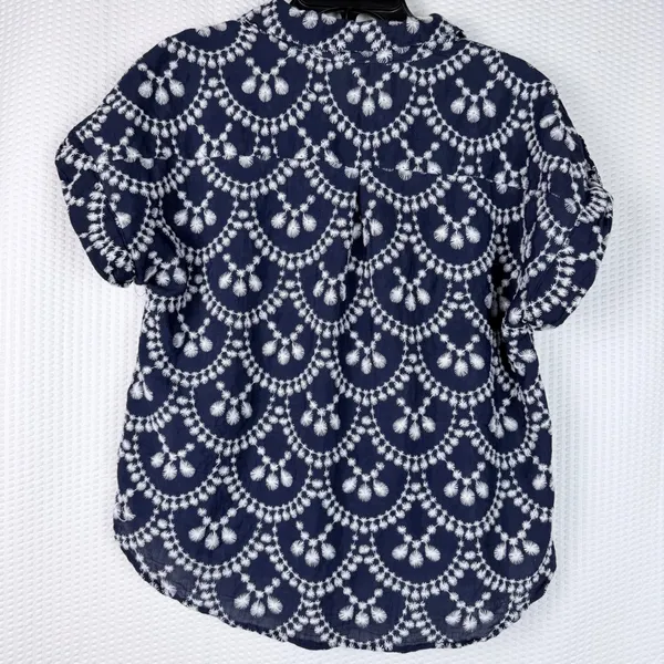 Fig + Flower Navy Blue White Embroidered Button Front Blouse Short Sleeve Medium - Image 3