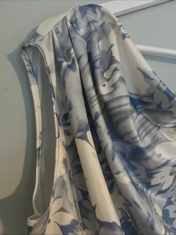 SHEIN Blue & White Floral Draped Midi Dress - Image 6