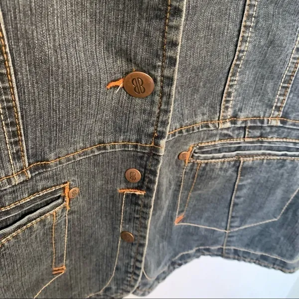 Bill Blass Jeans Women's Sz Medium Jean Jacket Dark Wash Snap Up Pockets Stretch - Image 6