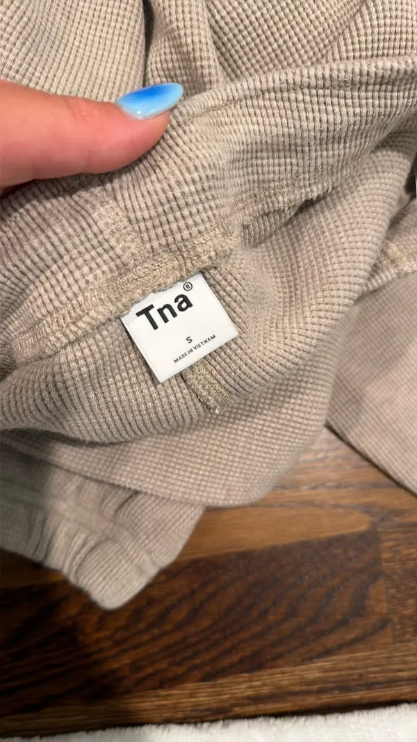 Aritzia TNA Sweatpants - Image 4