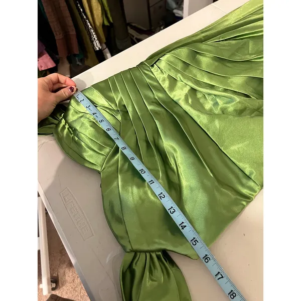 Off Shoulder Green Formal Glam Gala Prom Special Event Dress Size 4 NEW - Image 11