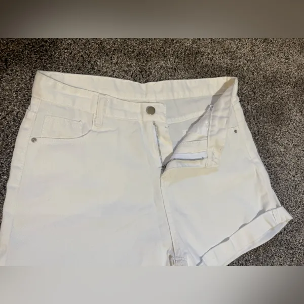 Women's White Shorts Size 14 - Image 2