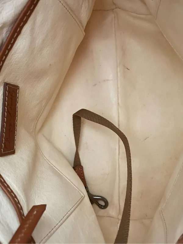 Dooney & Bourke Raleigh Roxy Leather Crossbody Shoulder Purse Bag - Image 4
