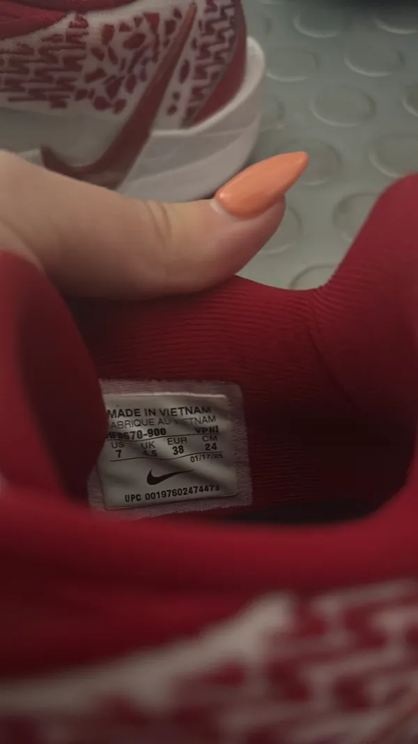 Sabrina basketball shoes - Image 3