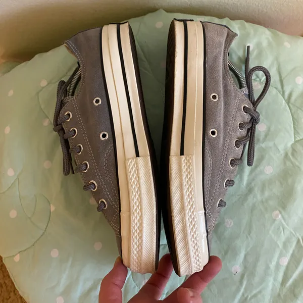 Converse Chuck 70 Suede Low Top Limited Edition size 8.5 like New - Image 5