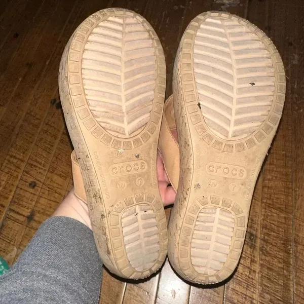 Crocs rubber washable faux cork ortho tan 7 wedge sandals - Image 2
