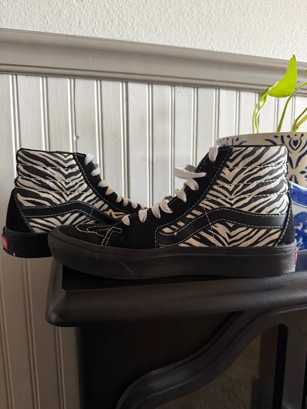 High-Top Vans - Image 5