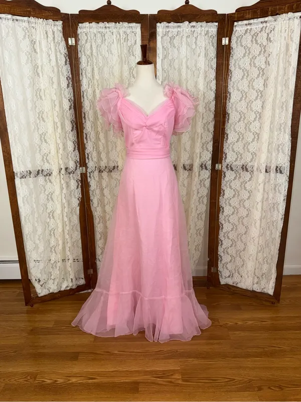 Pretty Vintage 1970s Pink Ruffle Union Made Prom/Bridesmaid Gown - Image 3