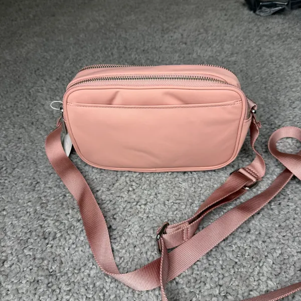 Lululemon Crossbody Camera Bag Pink Peony 2L Water Repellent LW9DT3S PNPA - Image 2