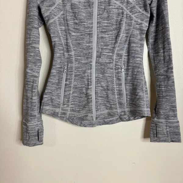 Lululemon ladies athletic wear Gray Full-Zip define Jacket SZ 4 gym working‎ out - Image 3