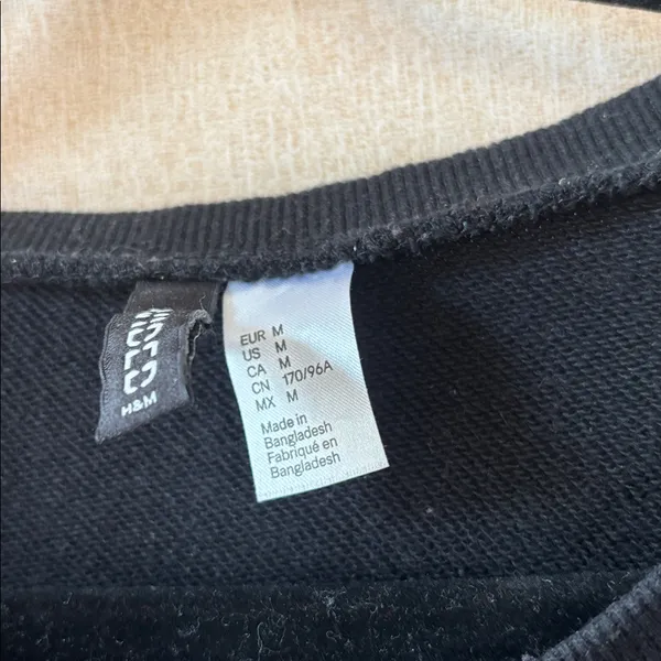 Divided H&M Black Parfum De L'Amour Sweatshirt medium - Image 4