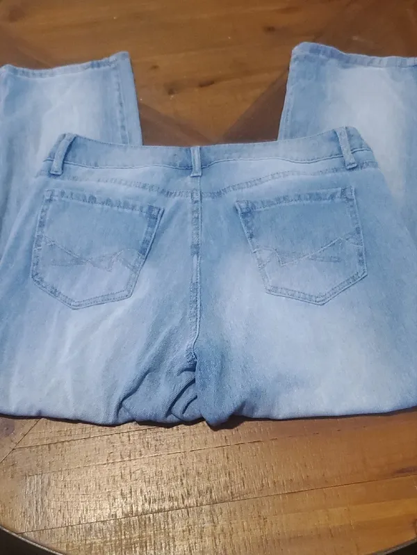 Vintage America Light Blue Denim Capris Size 10 - Image 4