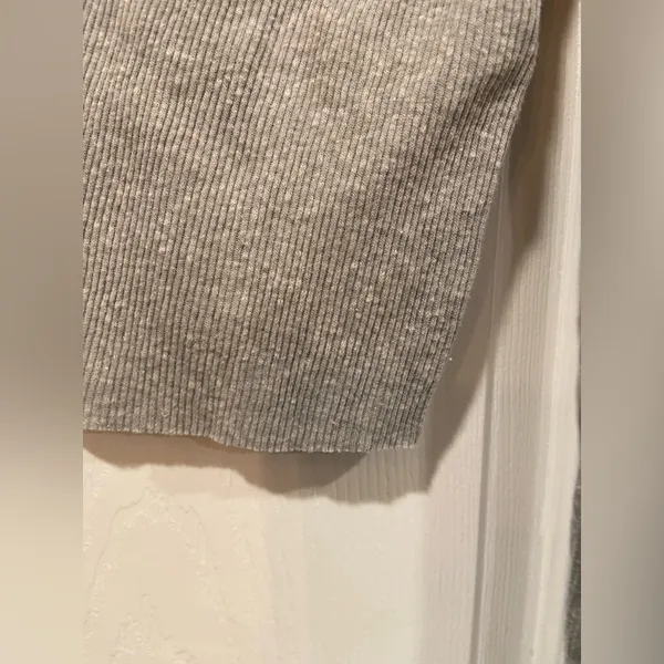NWOT BDG Urban Outfitters Size L Gray Ribbed Stretch Long Sleeve Crop Top - Image 6