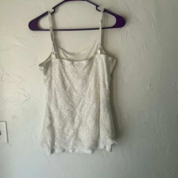 Maurices White Lace Cami Tank Top M Floral Lined Y2K‎ Coquette Layering Stretchy - Image 6