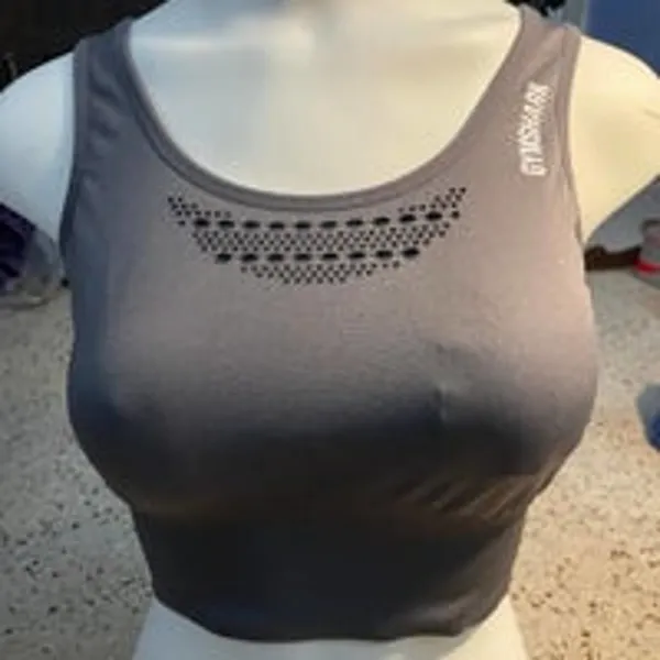 Gymshark sports bra gray - Image 3
