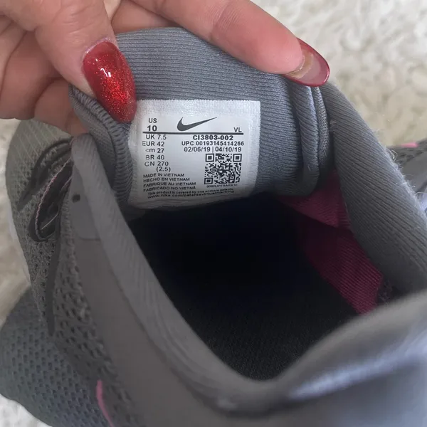 Nike Women's Size 10 Quest Grey Pink Running Sneakers - Image 7