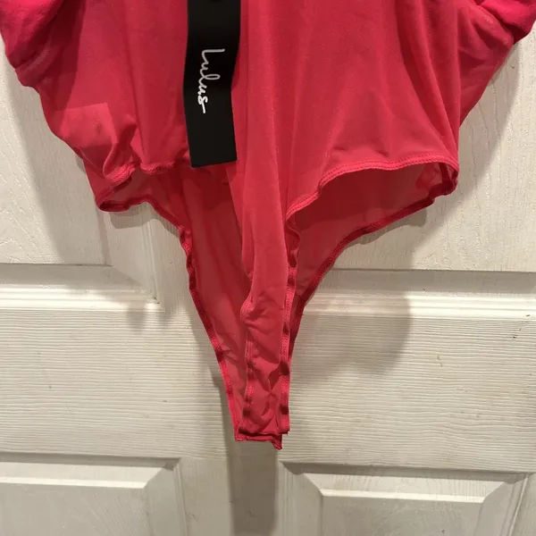 NWT‎ Lulus Fuchsia Pink Plunging Halter Neck Bodysuit L Party Holiday Resortwear - Image 7