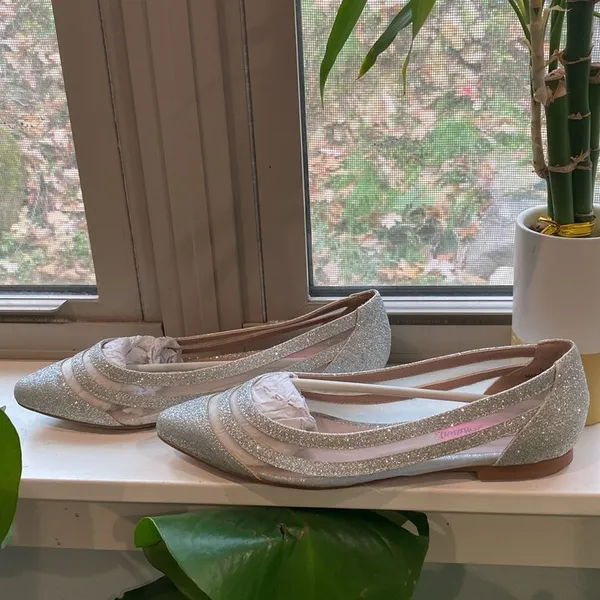 Betsey Johnson Silver Glitter Clear Mesh Panel Ballet Flats Shoes 5.5 - Image 3