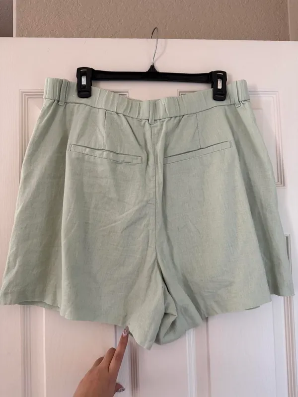 Abercrombie & Fitch High Waisted Light Green Linen Blend Shorts - Image 5