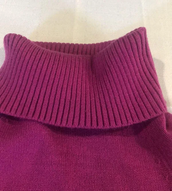 Lush Turtleneck Sweater Sz M. - Image 2