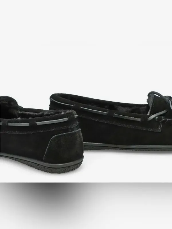 Softmoc Classic Black Faux-Fur Lined Moccasin Flats Size 9 - Image 3