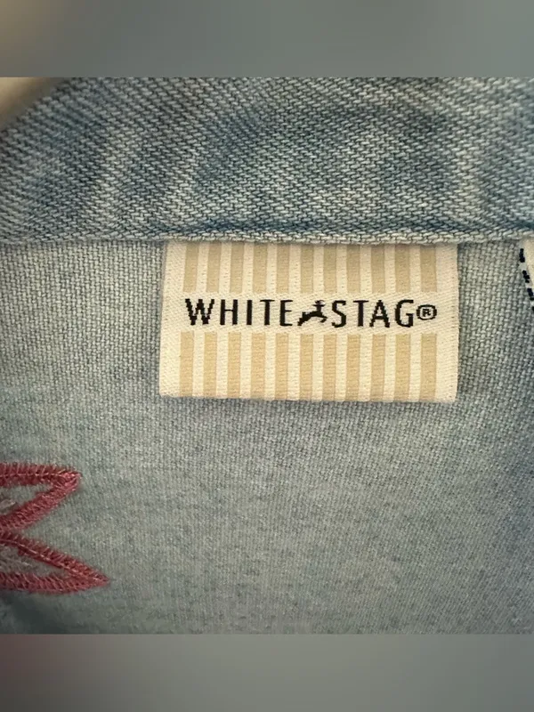 White Stag Light Wash Embroidered Floral Button Up Denim Jacket - Image 3