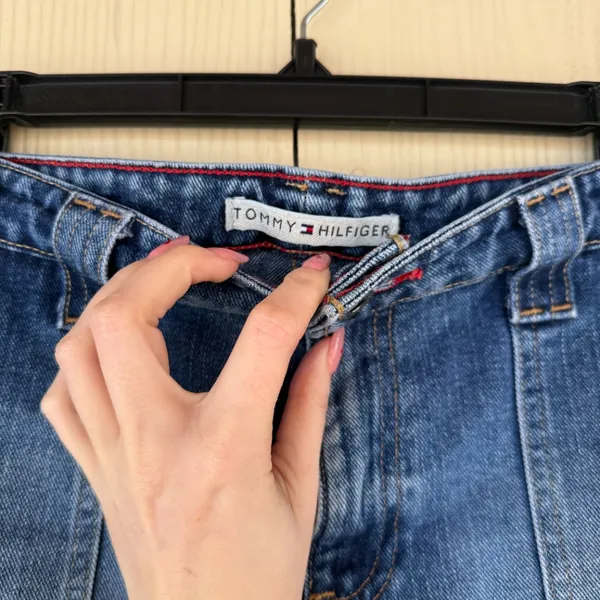 Vintage Tommy Hilfiger Medium Wash Denim Shorts - Image 3