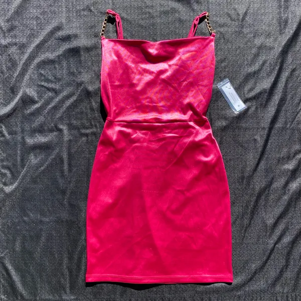 💖 NWT Planet Gold Small Hot Pink Satin Gold Chain Strap Dress 💖 - Image 3