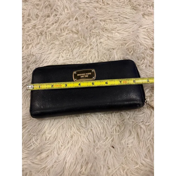 Michael Kors Black Leather Zip Around‎ Continental Wallet Gold Tone Logo - Image 7