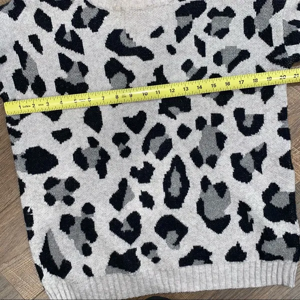 Umgee Entro Leopard Sweater Women’s Medium - Image 7