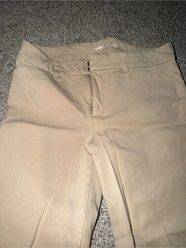 Old Navy Women's Tan Straight-Leg Pants - Image 2