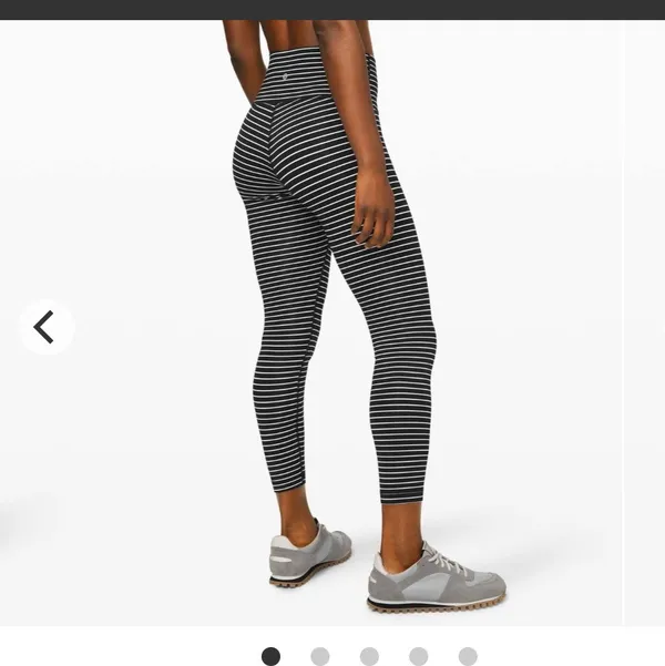 Lululemon Wunder Under 28" - Image 2