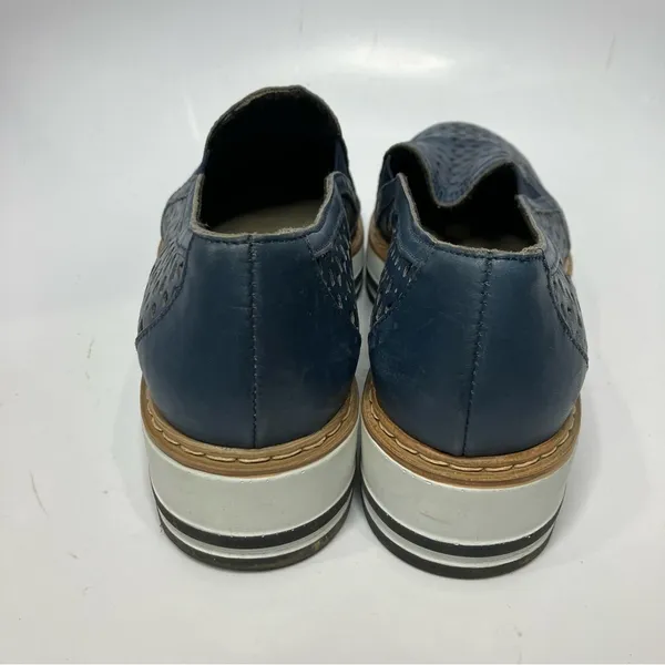Summit by white mountain blue perforated leather‎ platform shoes size 39 - Image 5