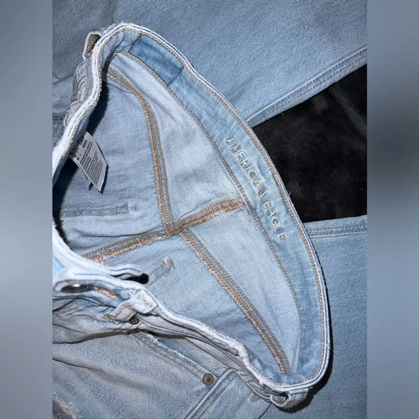 American Eagle Ripped Mom Jean Size 6 Regular - Image 7
