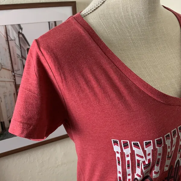 University of South Carolina Fighting Gamecocks V-Neck Tee Size XL (Runs Small) - Image 8
