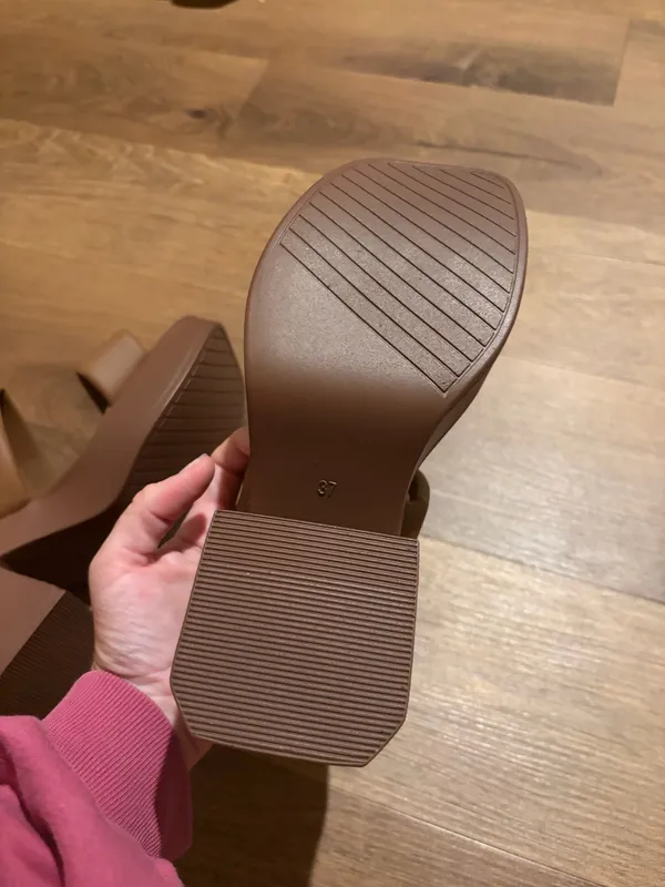 Boutique Brown Block Heel Sandals - Image 9