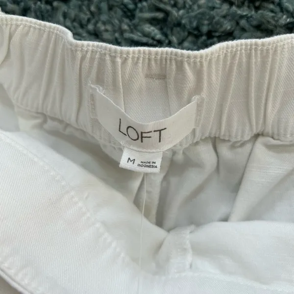 LOFT Cream Women's Belted Shorts - Image 4