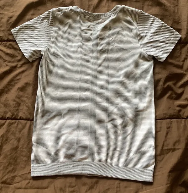 Swiftly Relaxed Short Sleeve - Image 4