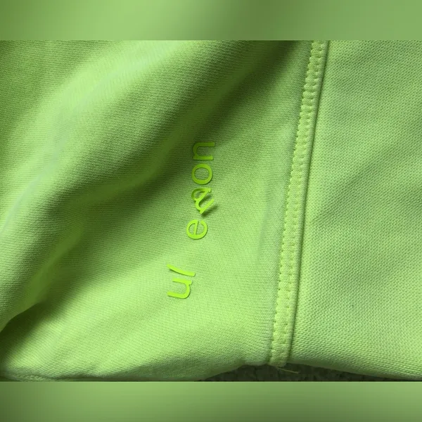 Lululemon cropped sweatshirt - yellow - size 8 - Image 4