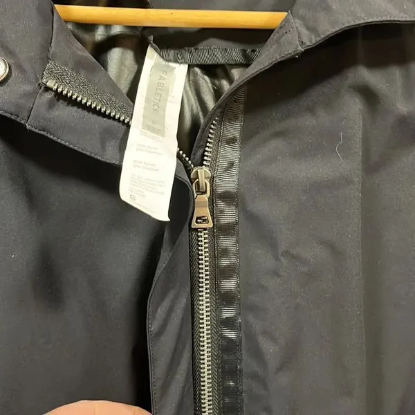 Fabletics black Giana hooded jacket - Image 8