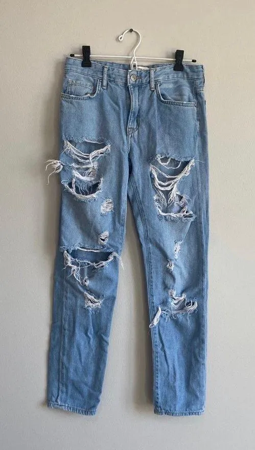 Forever 21 Distressed Jeans - Image 5