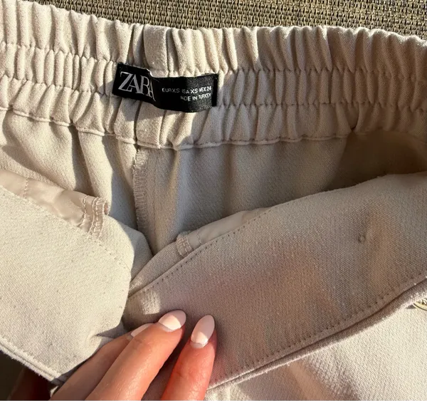 Zara Cream Dress Pants with Decorative Gold Buttons - Image 4