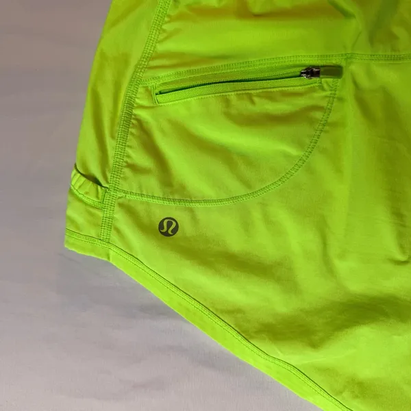 Lululemon Work It Out Shorts Zippy Green Neon Low Waist Workout Gym Size 8 - Image 8