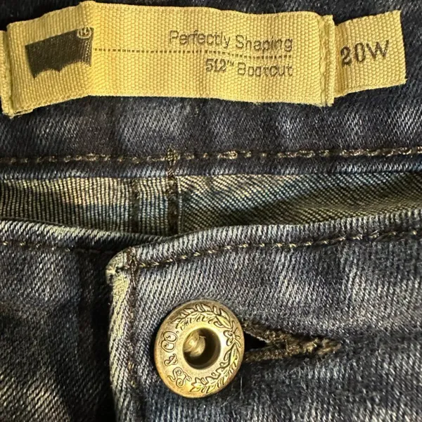 Levi’s Size 20W 512 Perfectly Shaping Bootcut Inseam 28 inches - Image 11