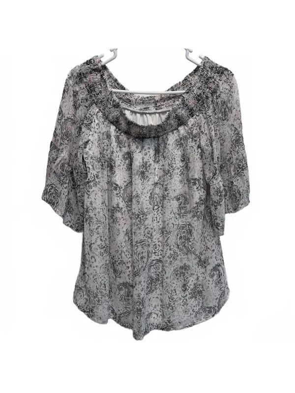 Torrid Gray and Pink Paisley Off Shoulder Flutter Sleeves Blouse Size 0 (12) - Image 4